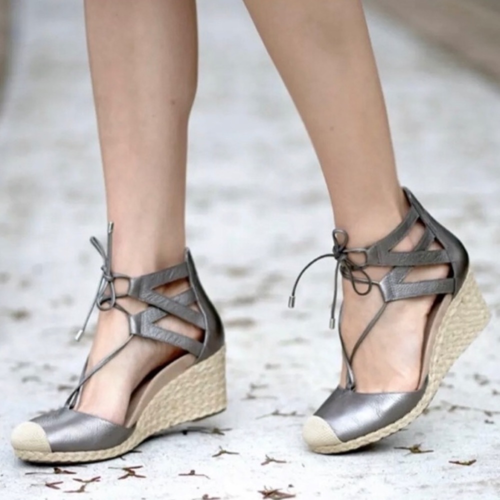 Vionic Aruba Calypso Lace Up Espadrille Wedges 9